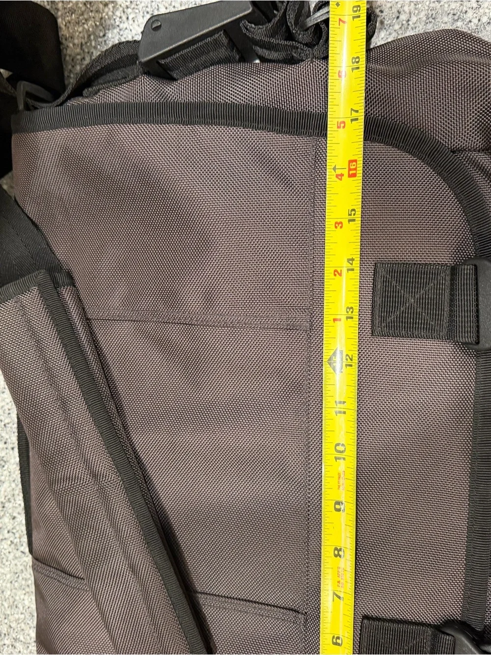 Gap Men's Gray Messenger Bag - Durable Everyday Carry Unused